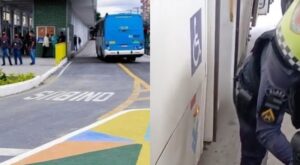 Urgente: mulher delira de dor após acidente com ônibus no T1