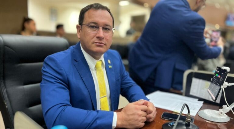 Raiff Matos apresenta proposta para regulamentar recarga elétrica em Manaus