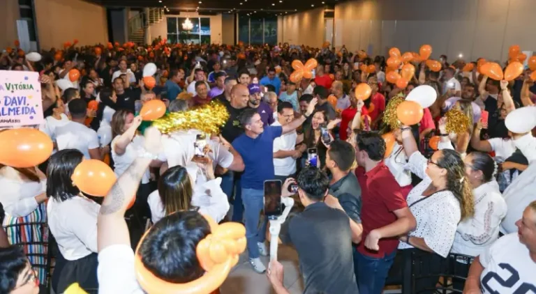 David Almeida reúne mais de 500 lideranças e anuncia investimentos
