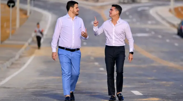 Prefeito David Almeida entrega nova via na zona Norte para mobilidade