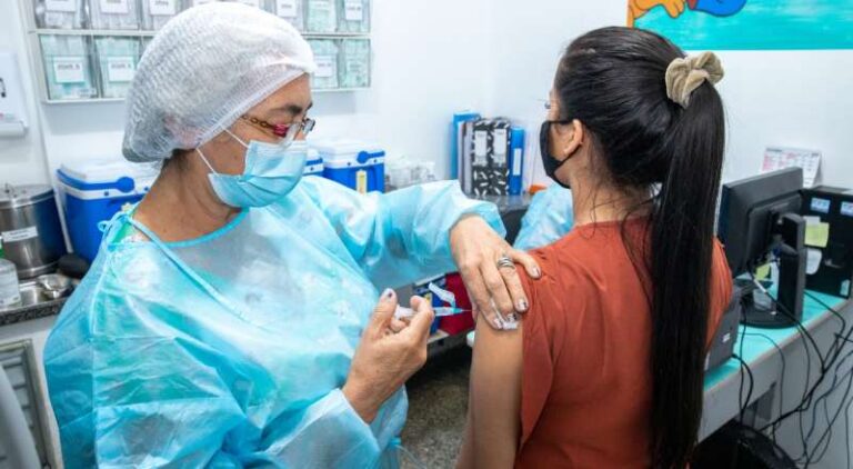 Prefeitura de Manaus reforça importância da vacinação contra o HPV