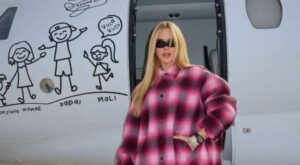 Virginia Fonseca ostenta relógio de mais de R$ 1,6 milhão em Paris