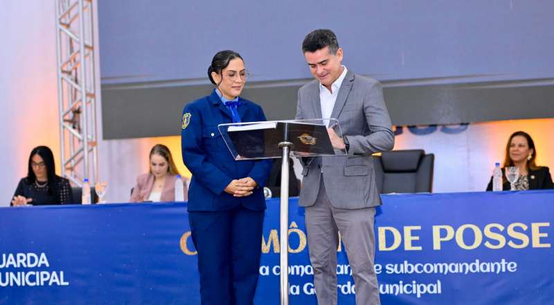 David Almeida empossa primeira mulher comandante e anuncia concurso