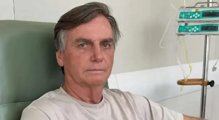 Defesa do ex-presidente Jair Bolsonaro pede prisão domiciliar agora