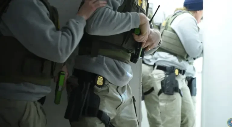 Adolescente sequestrada há um mês é resgatada com segurança