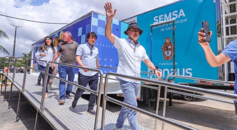 David Almeida entrega UBS Móvel e facilita acesso à saúde básica