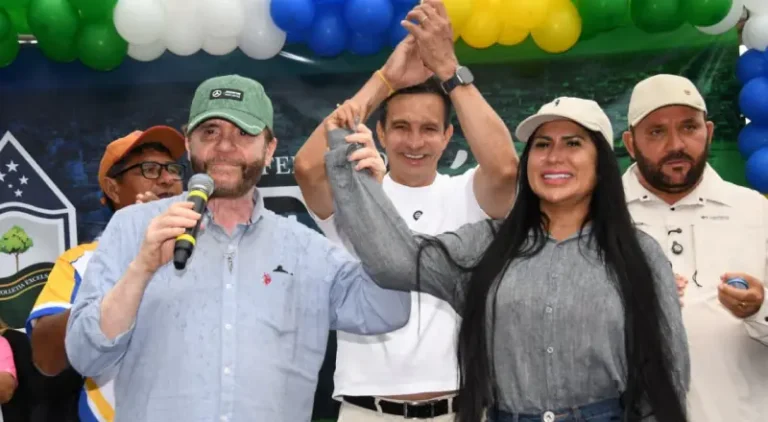 Eleições 2026: Plínio Valério escolhe Kelly Barbosa como suplente