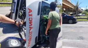 Ambulância capota e deixa enfermeiro em estado grave; vídeo mostra despedida emocionante