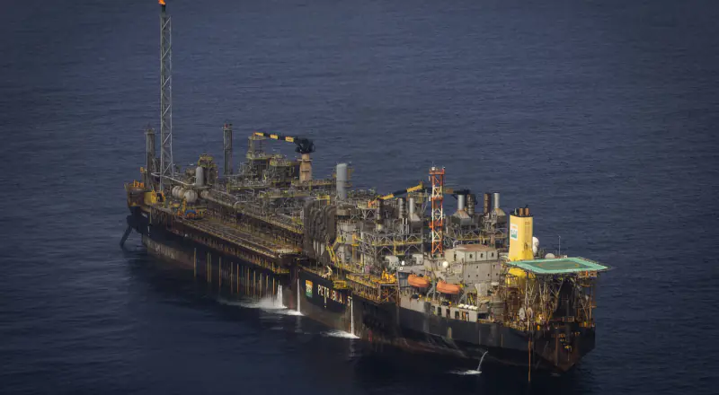 Brasil bate recorde em exportações de petróleo à China em 2023