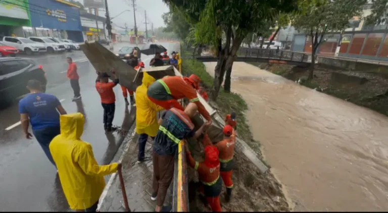 Prefeitura atua em diversas frentes para minimizar danos na chuva