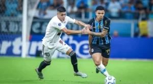 Grêmio enfrenta Deportivo Riestra e busca liderança na tabela