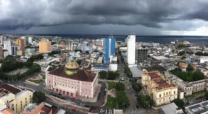 Previsão de fortes chuvas deixa Manaus em alerta para deslizamentos