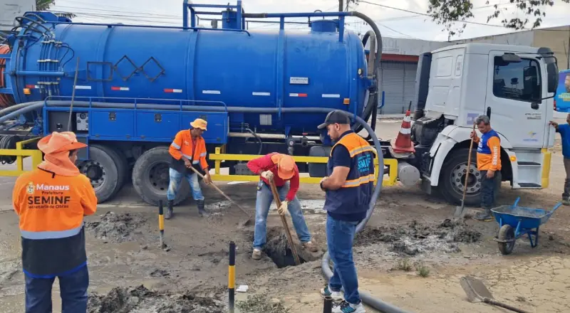Prefeitura intensifica limpeza de drenagem no bairro Tarumã para prevenção de alagamentos