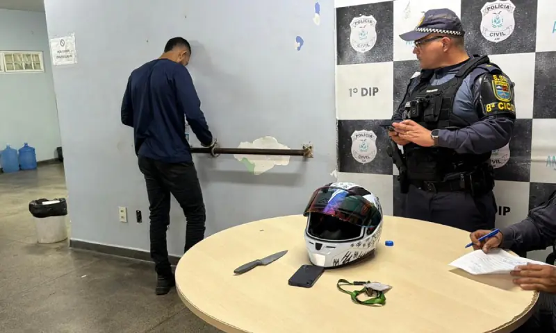 Assaltante é preso ao tentar desbloquear iPhone roubado em Manaus