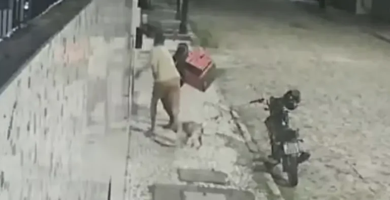 Veja o momento em que sargento da PM atira e fere entregador.