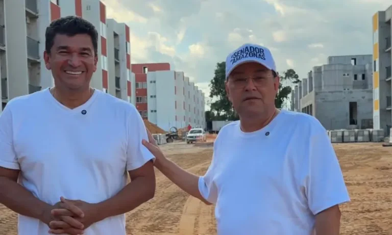 Eduardo Braga visita obras do Minha Casa, Minha Vida em Tarumã