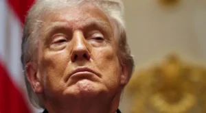 Trump divulga imagens de armas e promete agir contra cartéis.