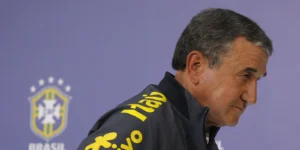 Parreira permanece internado na UTI com tratamento eficaz