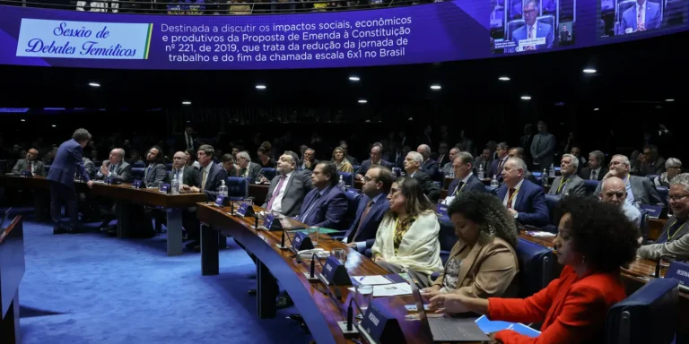 Empresários se mobilizam para barrar a PEC 6×1 no Senado e proteger interesses
