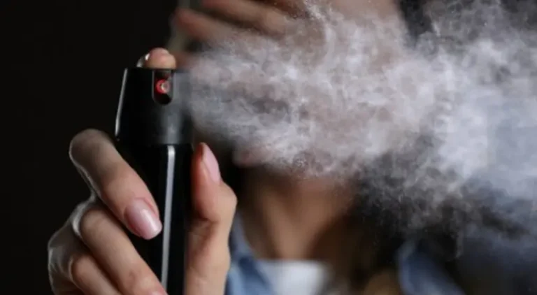 Mulheres passam a ter autorização para comprar spray de pimenta eficaz