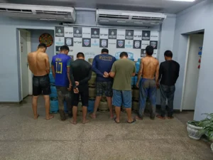 Nem deu tempo de cozinhar: bandidos são presos com gás roubado