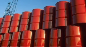 Guerra entre EUA, Irã e Israel faz petróleo subir e assusta mercado