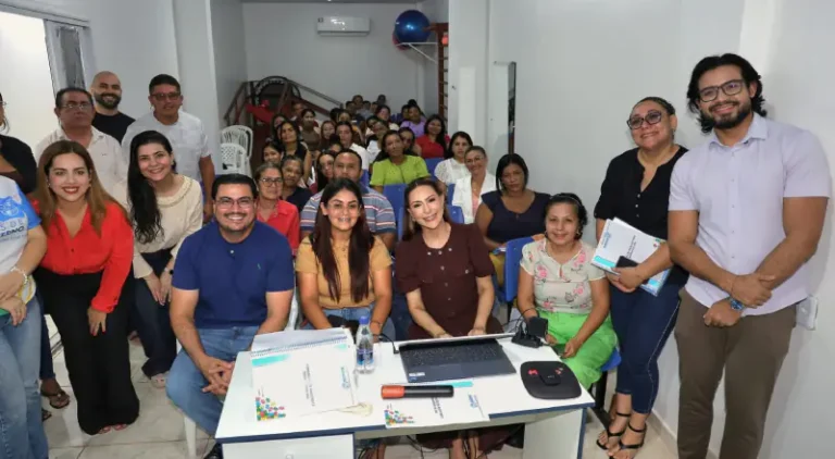 Prefeito Thomé Neto comemora seu aniversário com capacitação inclusiva