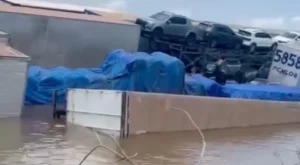 Balsa perde estabilidade, aderna no Rio Amazonas e causa temor