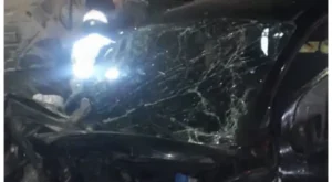 Durante a madrugada: Acidente entre carro e caminhão deixa feridos
