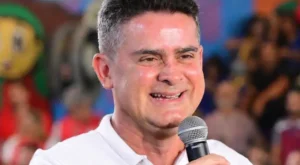 David Almeida participa do primeiro debate das Eleições 2026 com propostas inovadoras para o Amazonas