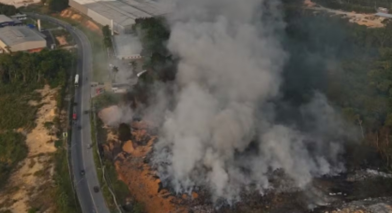 Fumaça toma Manaus e alerta para sério risco ambiental