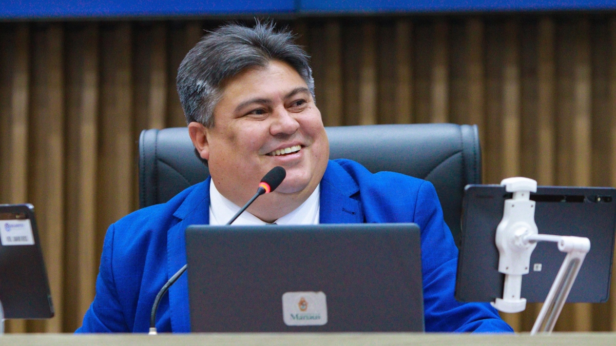 No Dia do Servidor Público, David Reis homenageia profissionais talentosos