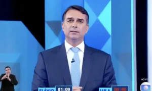 Flávio questiona se Lula vai pedir desculpas pela pobreza e custo de vida
