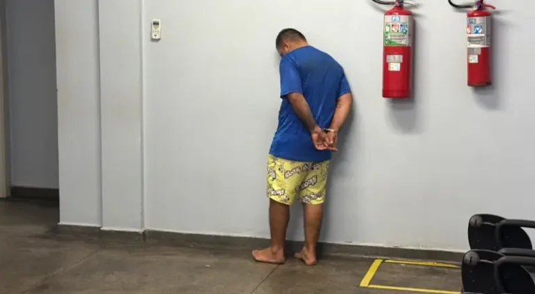 ROCAM prende “Loirinho” com drogas e garante segurança no Centro