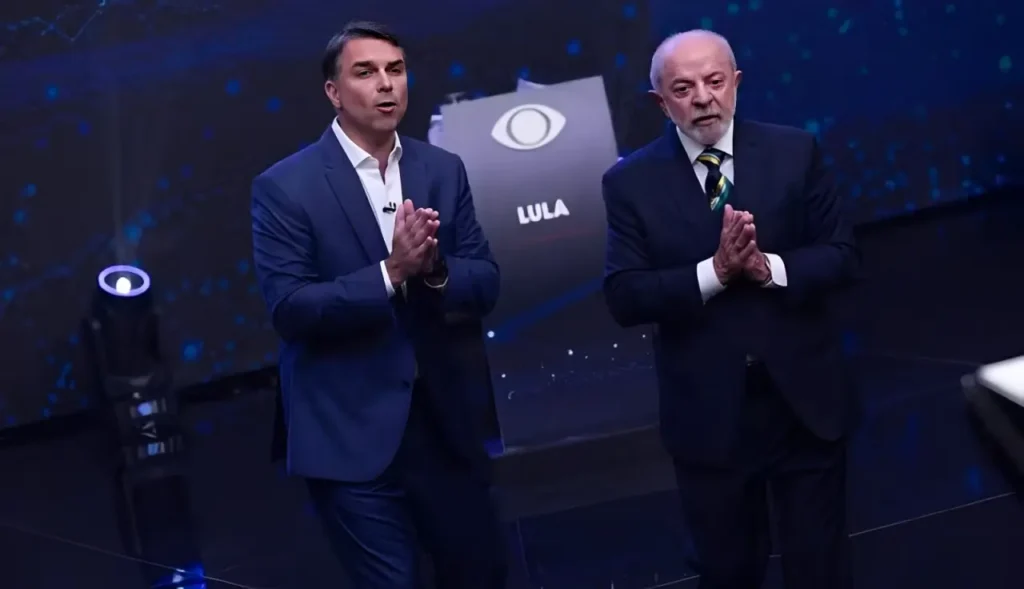 Flávio Bolsonaro expõe áudio e reage a ataques sobre filme de Lula
