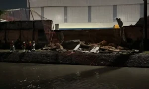 Escapou da morte: mulher enfrenta desabamento em Manaus
