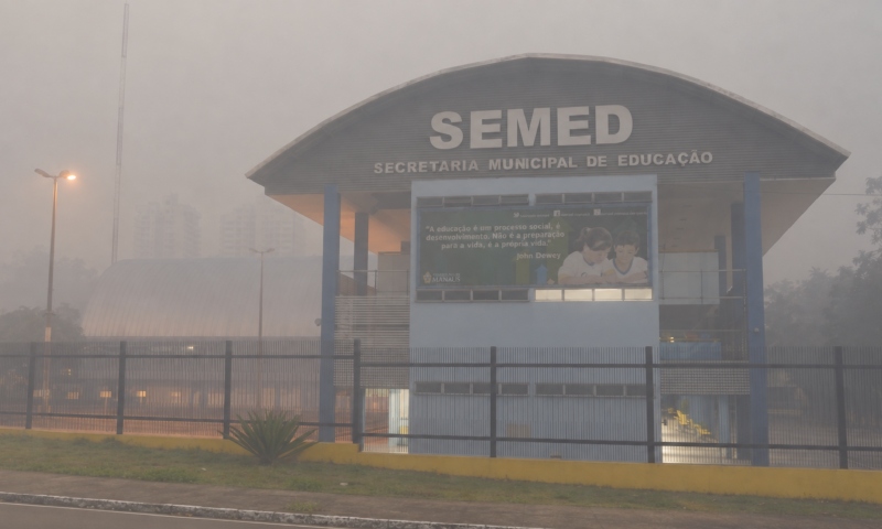 Fumaça não dá trégua: aulas em Manaus seguem suspensas hoje